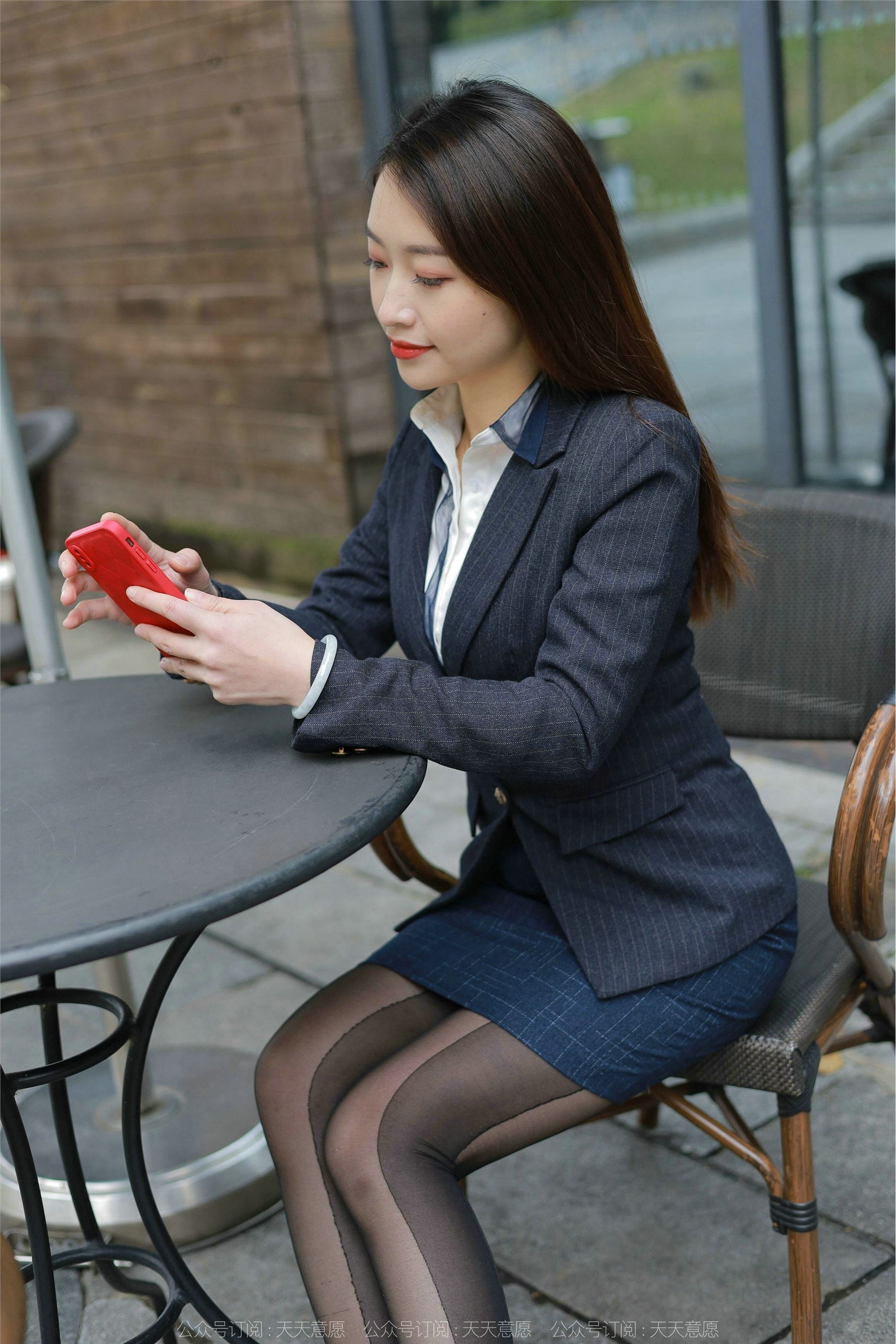 IESS异思趣向  2022.04.25 丝享家 1070：小婕《红鞋职业装》